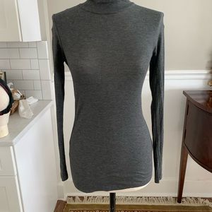 Stephanie b. Heather grey turtle neck sweater